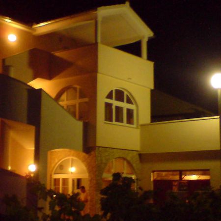 Apartments Jakovcev Бетина Екстер'єр фото