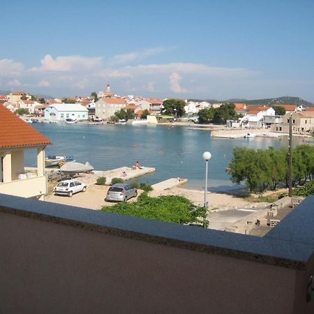 Apartments Jakovcev Бетина Екстер'єр фото