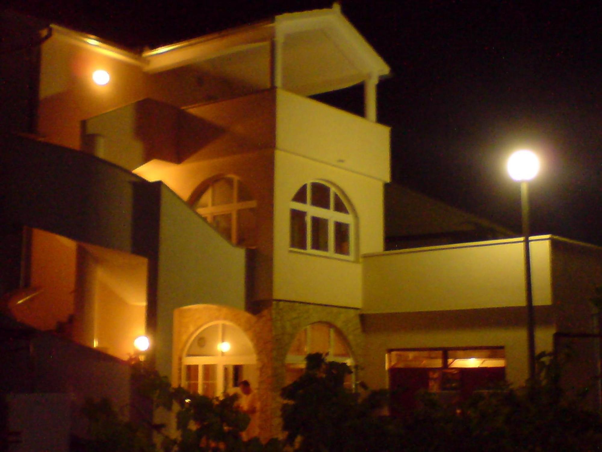 Apartments Jakovcev Бетина Екстер'єр фото