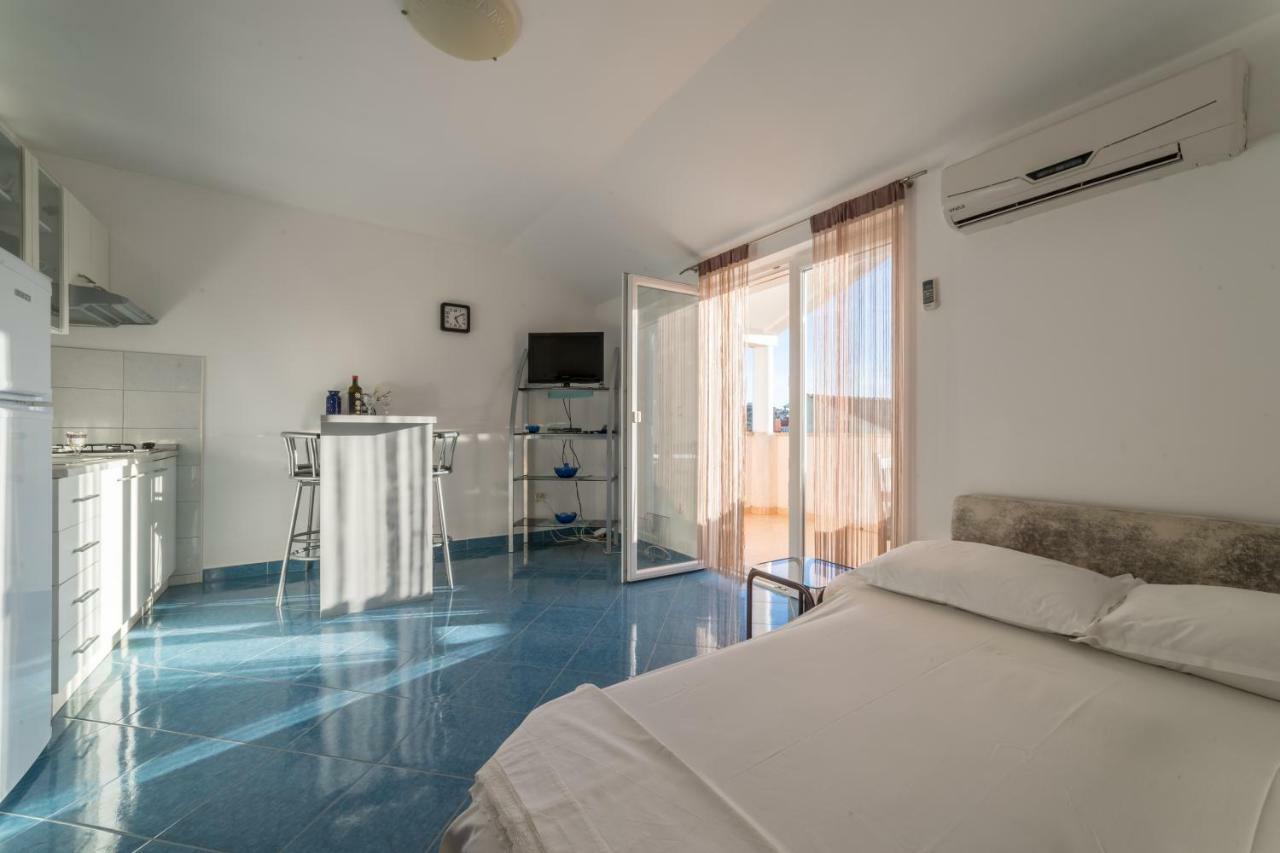 Apartments Jakovcev Бетина Екстер'єр фото