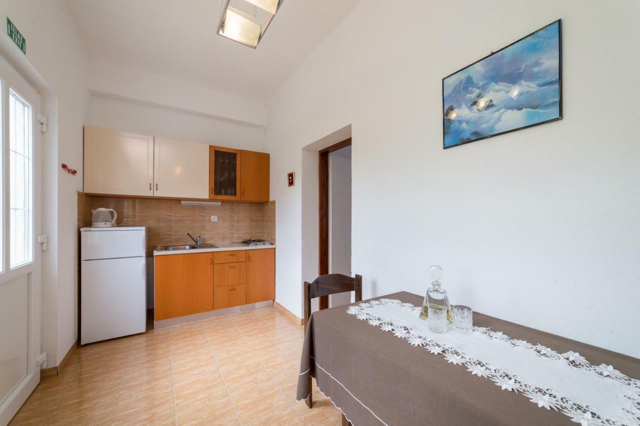 Apartments Jakovcev Бетина Екстер'єр фото