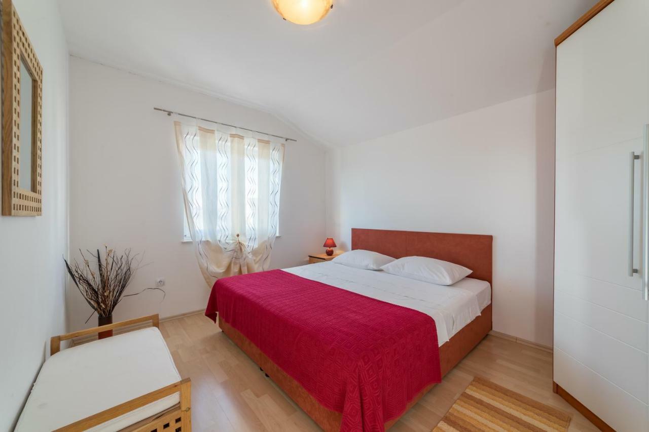 Apartments Jakovcev Бетина Екстер'єр фото