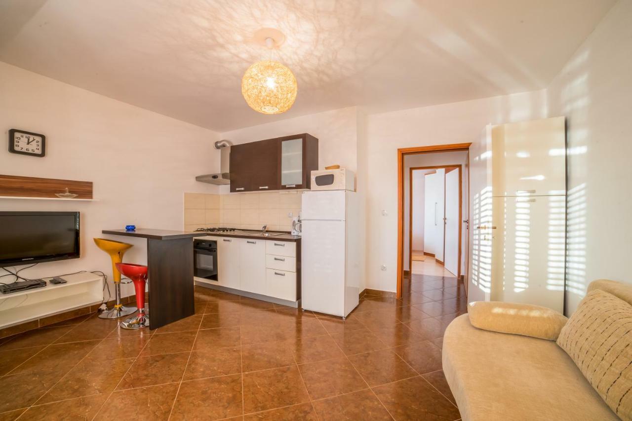 Apartments Jakovcev Бетина Екстер'єр фото