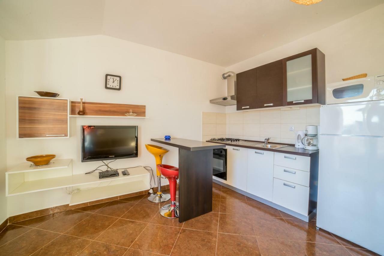 Apartments Jakovcev Бетина Екстер'єр фото