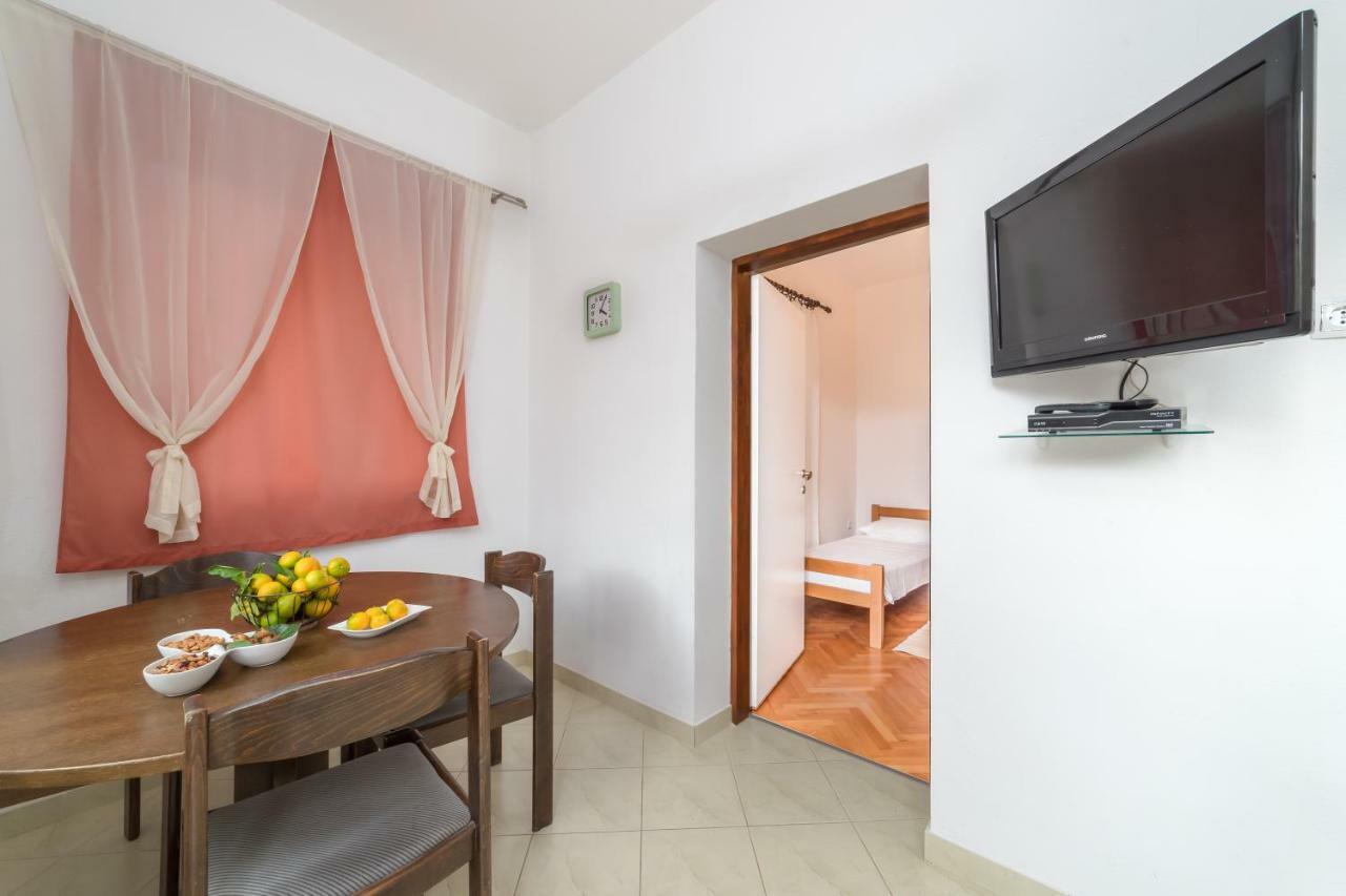 Apartments Jakovcev Бетина Екстер'єр фото