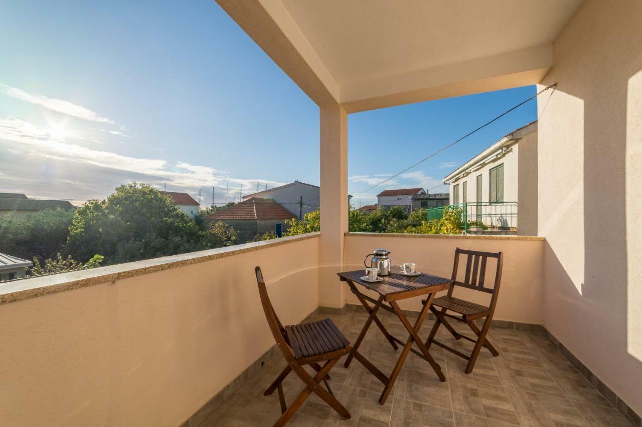 Apartments Jakovcev Бетина Екстер'єр фото