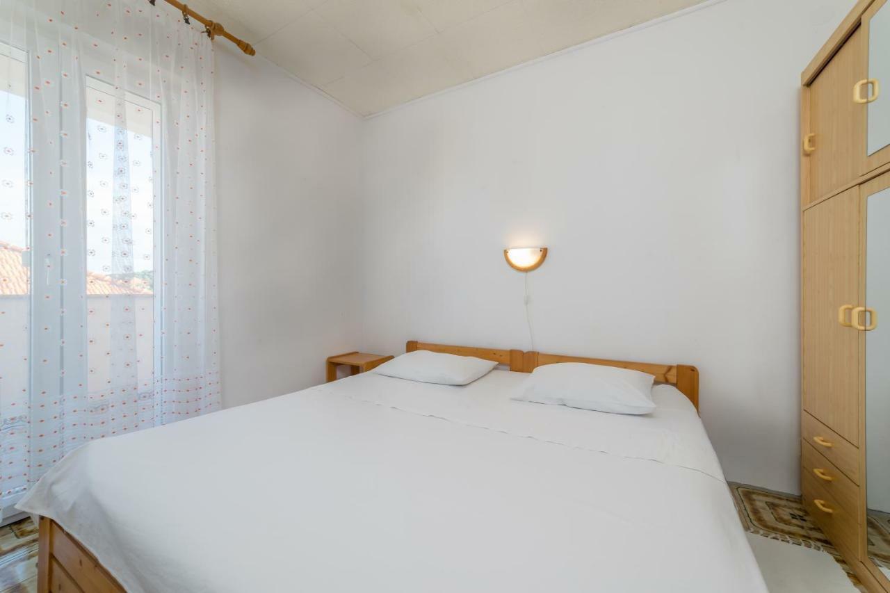 Apartments Jakovcev Бетина Екстер'єр фото