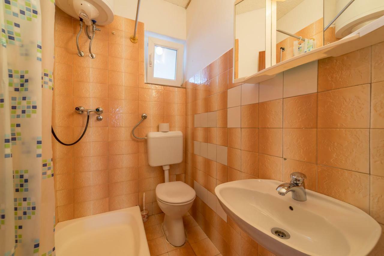 Apartments Jakovcev Бетина Екстер'єр фото