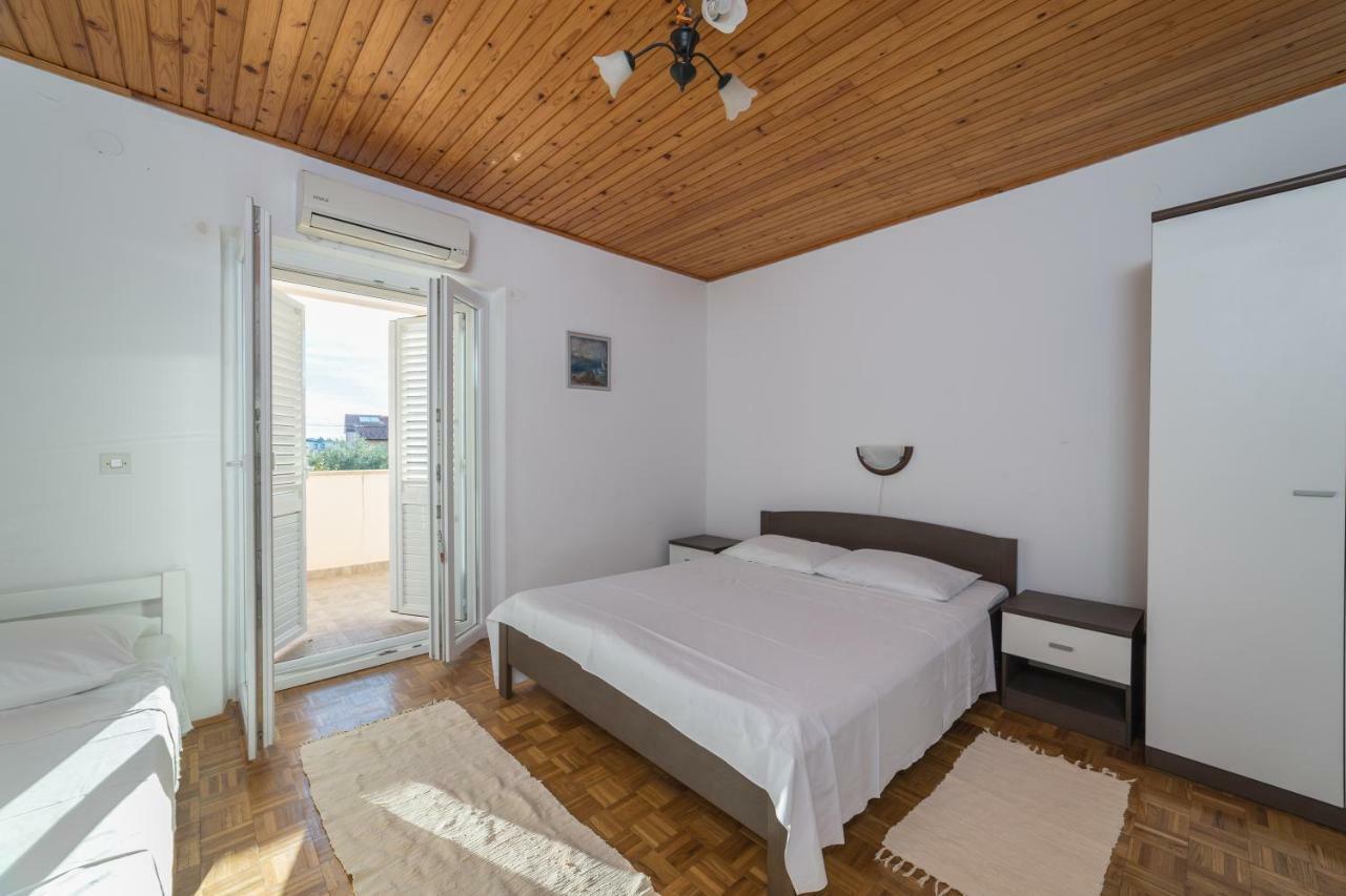Apartments Jakovcev Бетина Екстер'єр фото
